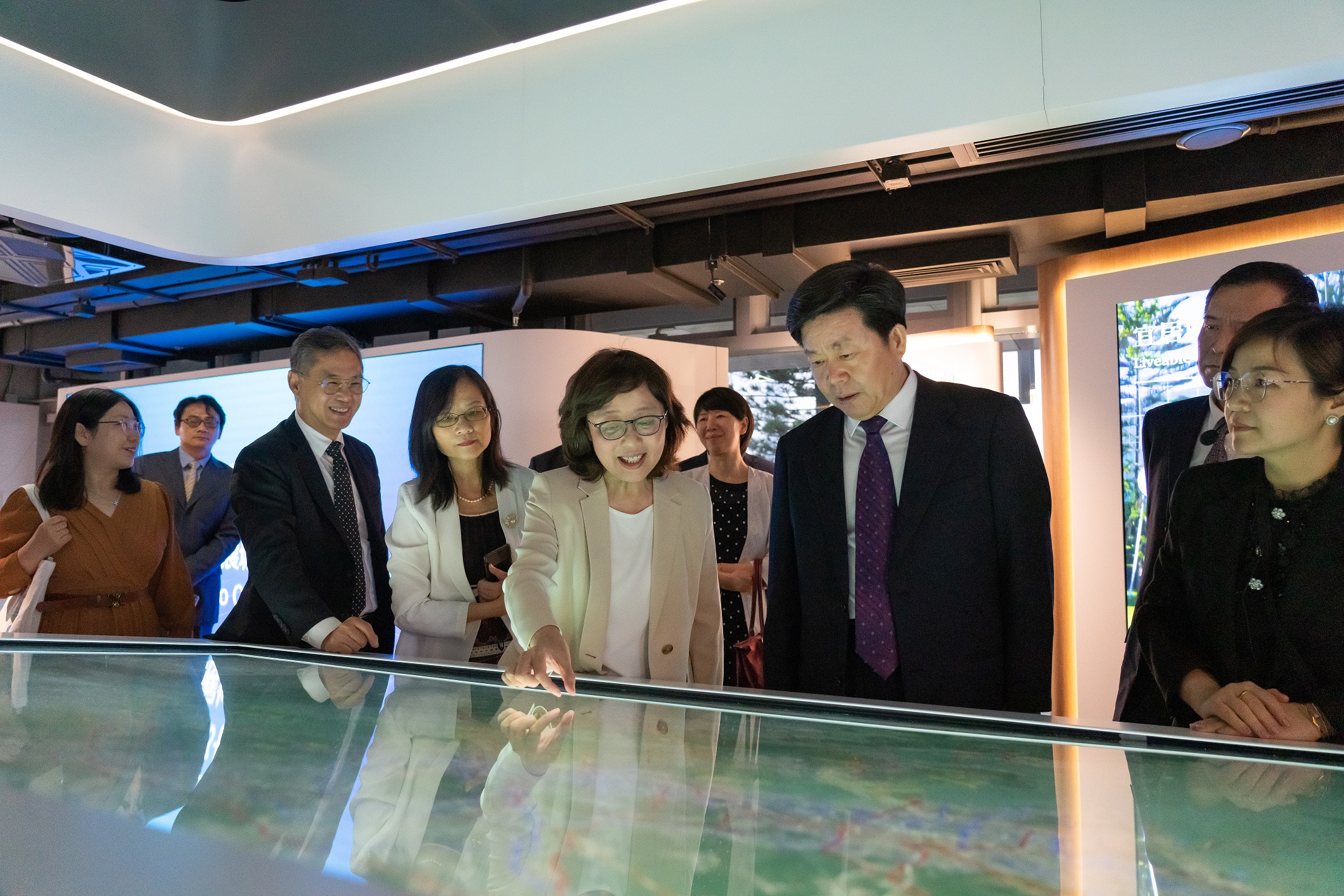 Photo of The Ministry of Natural Resource of the People's Republic of China visited the City Gallery on 7 April 2024
